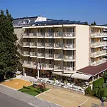 Karlovo Hotel 3*