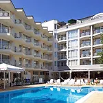Karlovo 3*