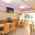 Karlovo 3*