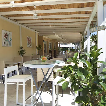 卡尔洛沃酒店 阳光海滩