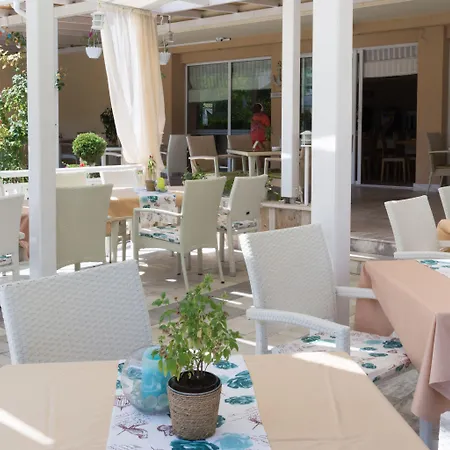 卡尔洛沃酒店 酒店 3*