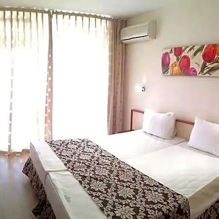 Otel Karlovo 3*