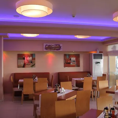 酒店 卡尔洛沃酒店 3*