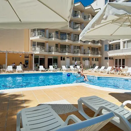 卡尔洛沃酒店 3*