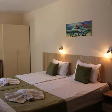 卡尔洛沃酒店 3*