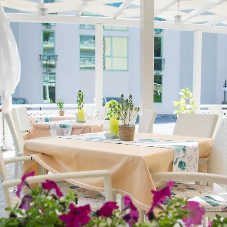 卡尔洛沃酒店 酒店 3*