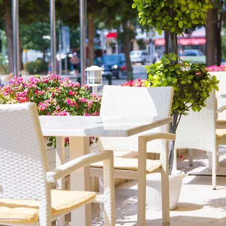 Karlovo ホテル サニービーチ