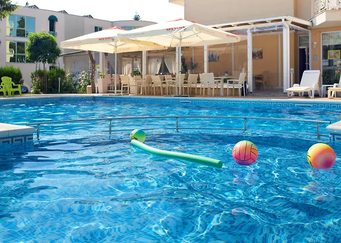 Ξενοδοχείο Karlovo 3*